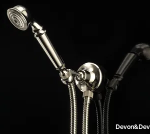 MANHATTAN - Wall-mounted handshower with bracket _ Devon&Devon