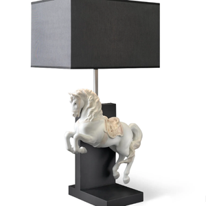 HORSE ON COURBETTE - Porcelain table lamp _ Lladró