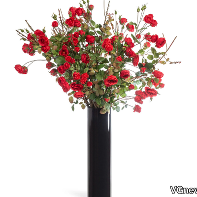 cylinder-red-roses-bush-vgnewtrend-585372-rele274302d.jpg