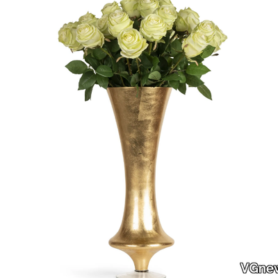 vase-silvia-with-roses-vgnewtrend-585023-rel6b5fecb.jpg