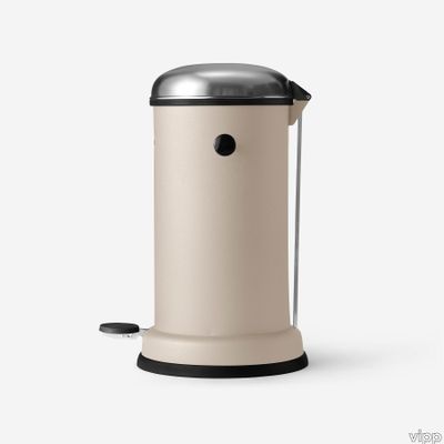 vipp-15-pedal-bin-beige-02-shadow.jpg