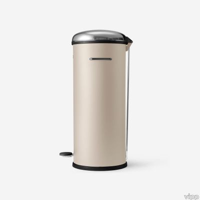 vipp-17-pedal-bin-beige-02-rgb_0.jpg