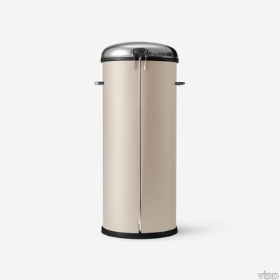 vipp-17-pedal-bin-beige-03-rgb_0.jpg