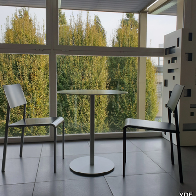 YDF_BAR-TABLE_afGXr689Ot.jpeg