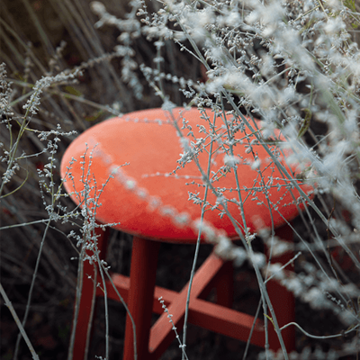 zeitraummoebel-hocker-1.3stool-massivholz-05-455x680.png