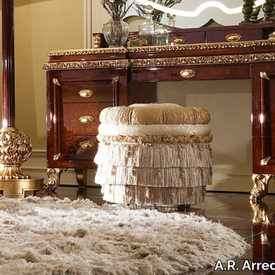 GRAND-ROYAL-Round-pouf-A-R-Arredamenti-383131-rel9fa26d8b.jpg
