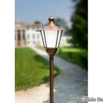 LOGGIATO-Post-top-lamp-Aldo-Bernardi-529979-rele254652b.jpg