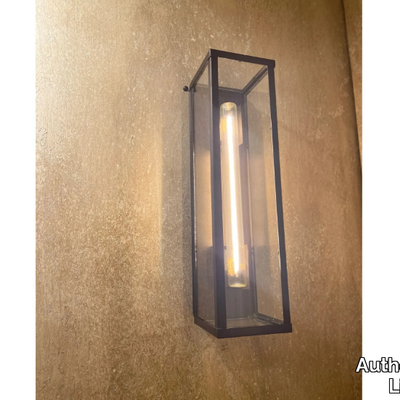 Authentage-Lighting_VITRINE-PETITE-LINESTRA_H8qc2ciGug.jpeg