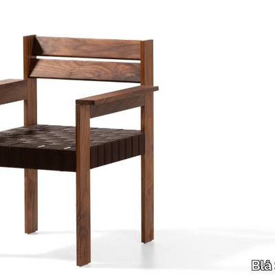 momang-armchair-bla-station-621363-rel10508771.jpg