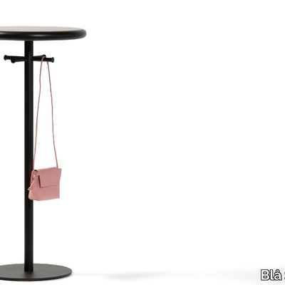 high-side-table-bla-station-621375-rel3470d474.jpg