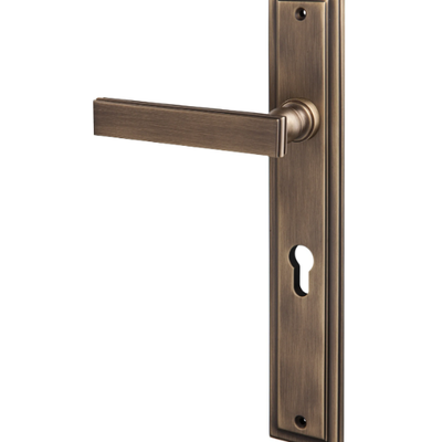 lucrezia-door-handle-on-back-plate-dnd-martinelli-593328-relb0bc64b0.jpg