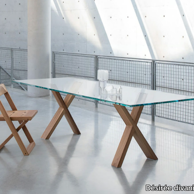 Desiree-divani_CIACOLA--Table_lOKWrXSnz.jpeg