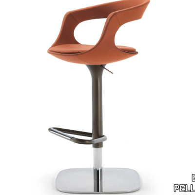 FRENCHKISS-Stool-ENRICO-PELLIZZONI-636185-rel2ee2d276.jpg