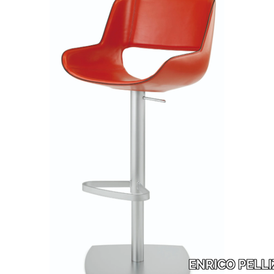 stool-enrico-pellizzoni-635654-rel3e75f0ca.jpg