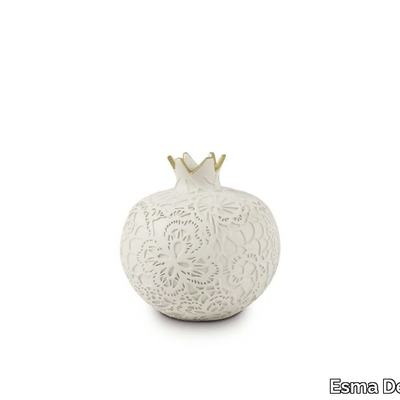 Esma-Dereboy_SNOHA-DECORATIVE-POMEGRANATE_649a91a6z.jpeg