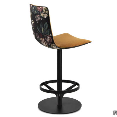 amelie-kitchen-chair-freifrau-manufaktur-639910-rel2f19c78e.jpg