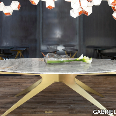 table-gabriel-scott-395764-rel92290907.jpg