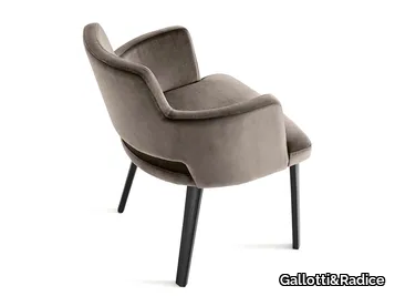 h_thea-queen-gallotti-radice-598894-reldda72b3a.jpg