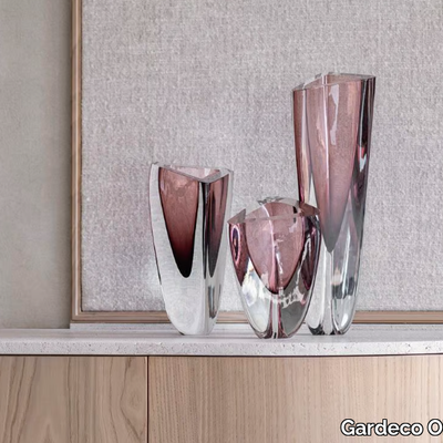 Gardeco-Objects_TRIANGLE-VASE_WI44xhRghs.jpeg