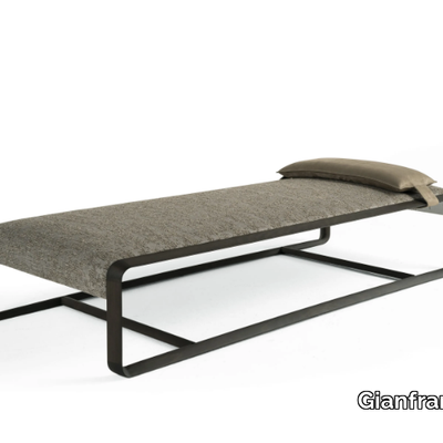 WYNWOOD-Day-bed-Gianfranco-Ferré-Home-636013-rel29c11ac2.jpg