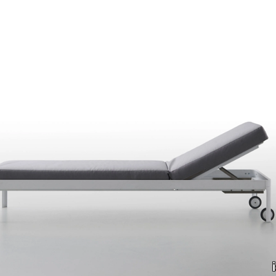 isOnAir_ALUALU-SUN-LOUNGER_RtClAMMdQY.jpeg