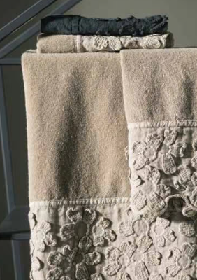 primula-bath-towel-la-fabbrica-del-lino-by-bergianti-pagliani-246973-relde40ec83.jpg