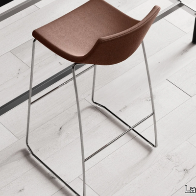 superotto-sled-base-stool-las-mobili-568165-rel9f013833.jpg