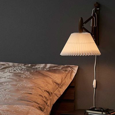 leklint223_2_sax_wall_lamp_smokedoak_lifestyle1.jpg