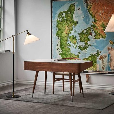 leklint351_floor_lamp_lifestyle1_659b81ee-c424-43eb-997a-c627dc246012.jpg