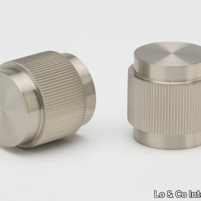 linear-door-knob-lo-co-interiors-641823-rel5ca9c217.jpg
