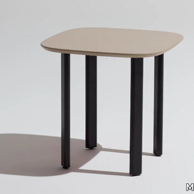 kokoro-square-coffee-table-manerba-484892-rel10526f7e.jpg