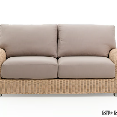 2-seater-sofa-in-italy-524483-rel2e7cdcd4.jpg