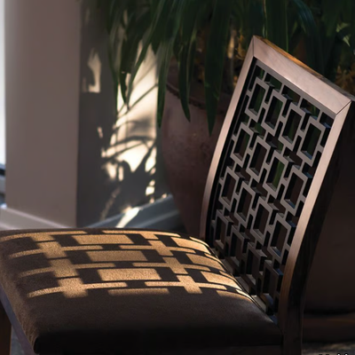 harem-chair-mobi-291577-rel1a9c212.jpg