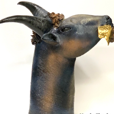 Mosche-Bianche_GOLDEN-LEAF-GOAT_sCiPoxVgid.jpeg