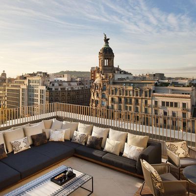 1797_n_1---barcelona-suite-penthouse-suite-terrace-views-1.jpg