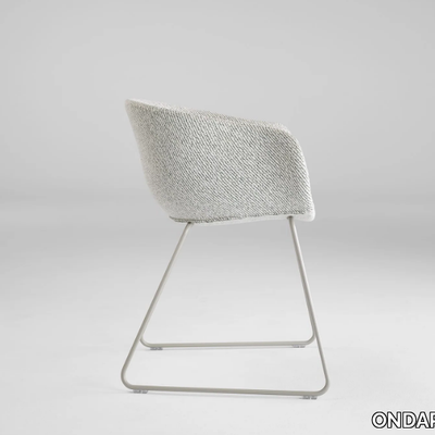 bai-sled-base-chair-ondarreta-239431-relbd0b6e87.jpg
