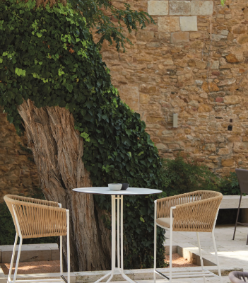 WEAVE-High-table-POINT-628619-rel48281669.jpg