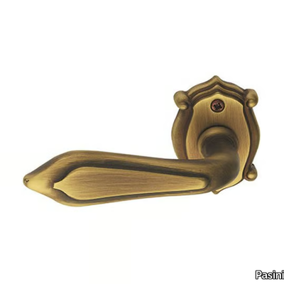 anubi-classique-door-handle-on-rose-pasini-metals-productions-327985-rel19ab4554.jpg