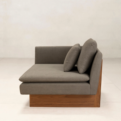 X-L-05-Sofa-Phantom-Hands-521955-rel22febd22.jpg