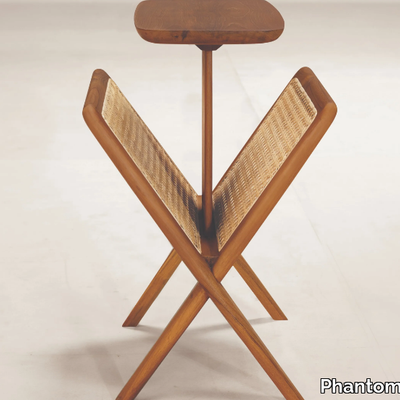 magazine-rack-phantom-hands-vc-521679-rel5e3f9a48.jpg