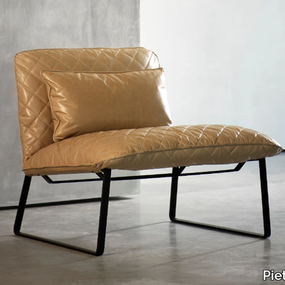 KEKKE-LIVING-Easy-chair-Piet-Boon-352980-rel5219378a.jpg