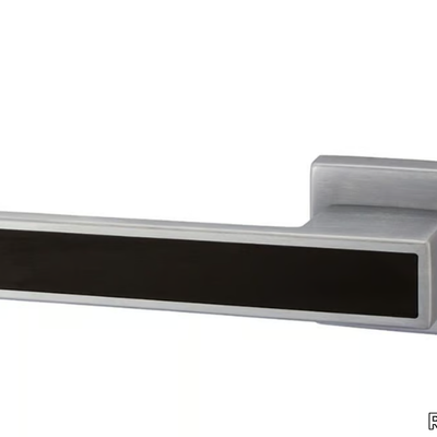 door-handle-on-rose-reguitti-470504-rel858fa1ae.jpg