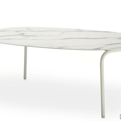charme-table-roberti-rattan-511339-rel89a19099.jpg