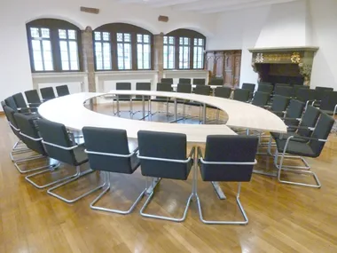 h_intra-oval-conference-table-spiegels-428595-rel49c40cfe.jpg