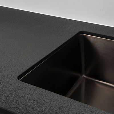 Lapitec-neroassolutovesuvio-4.jpg