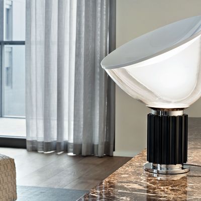 taccia-small-black-table-castiglioni-flos-02.jpg