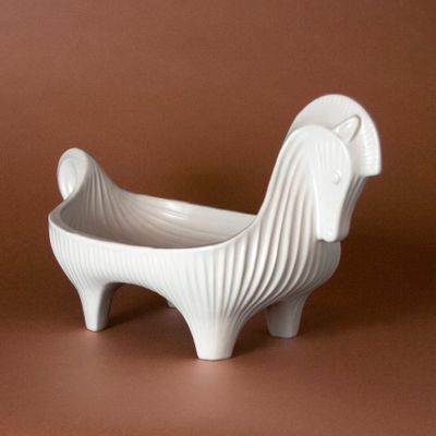 NOT73W_horse_tray_bd26a76f-8bee-46b4-82ff-5227c3bfb5b0.jpg