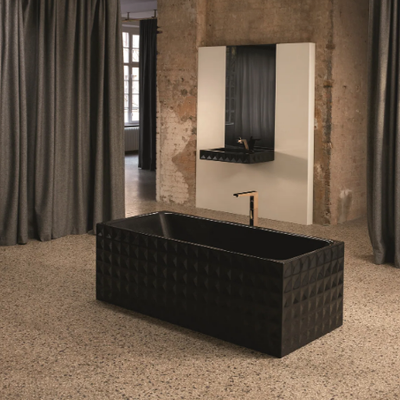 bathtub-bette-338402-relcd4b458c.jpg