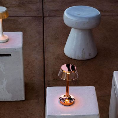 bon-jour-unplugged-table-starck-flos-F10370-product-life-01-1440x802.jpg