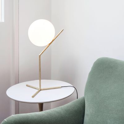 ic-t1-high-brass-table-anastassiades-flos-01.jpg